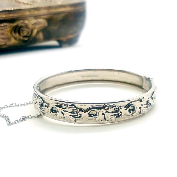 Vintage Whiting & Davis Co hinged bangle bracelet - Picture 1 of 12